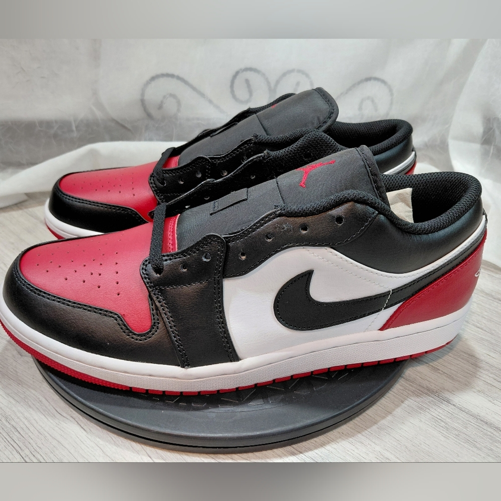 NEW AIR JORDAN 1 Low Men’s Low Top Sneakers Chicago Bulls Colorway SIZE MENS 11